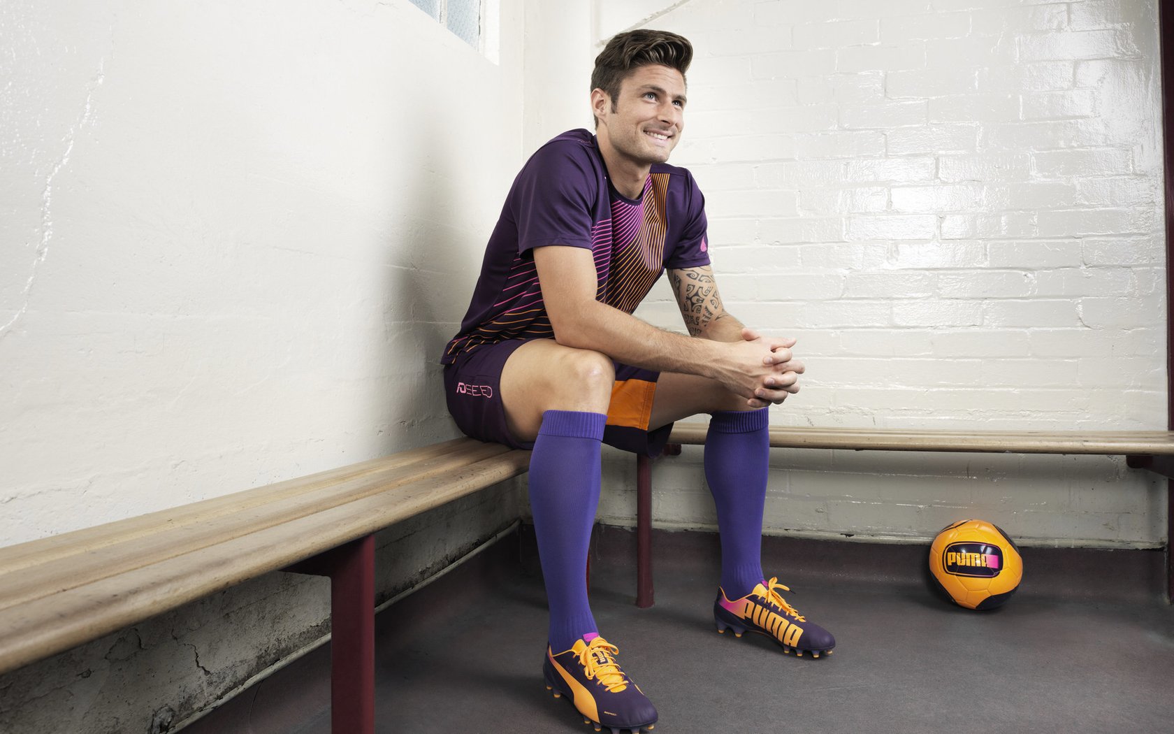 世界杯期间的球队文案被移植到欧冠海报 成为新一代足球口号